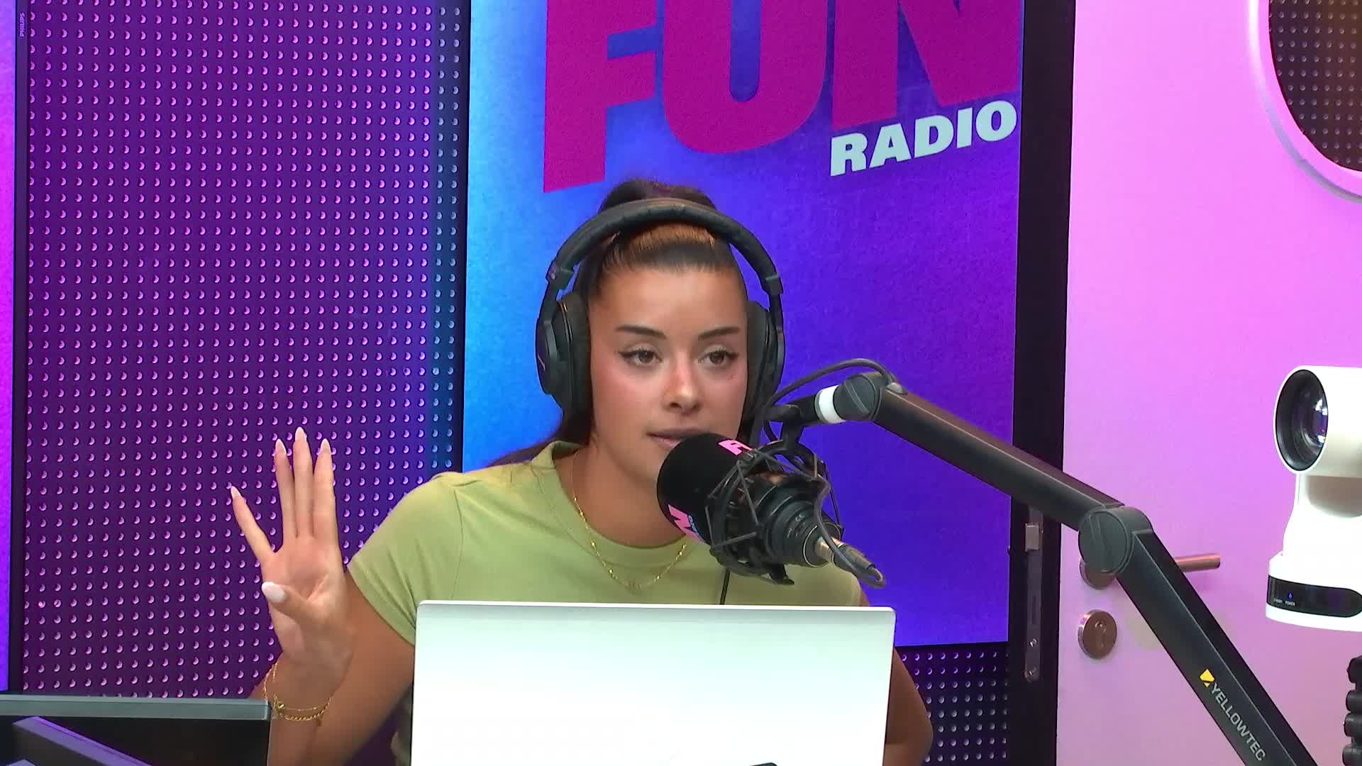 Sarah est tombée sur une application chelou où l'on peut pister ses crushs episode artwork