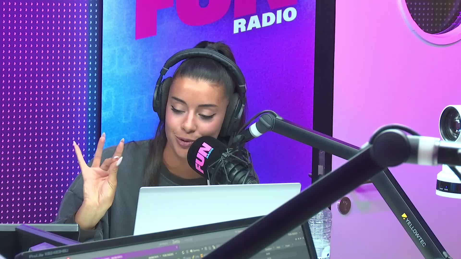 Jeremstar engueule l’un de ses potes qui le prend mal en photo